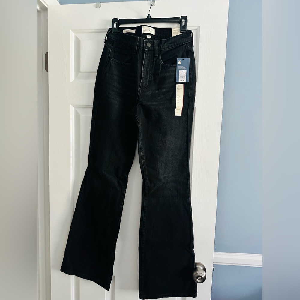 Universal Thread Women's High-Rise Flare Black Jeans